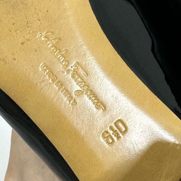 Salvatore FERRAGAMO VARA Low pumps in black patent leather - Picture 14 of 17